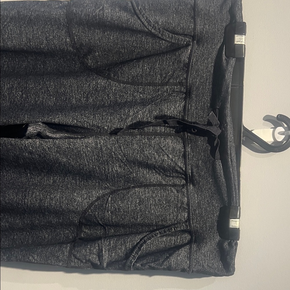 Lululemon cropped still pants 22” length